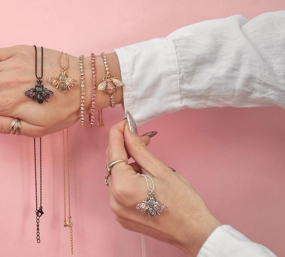 Biżuteria ze stali 316L — bransoletki i naszyjniki z pszczółkami